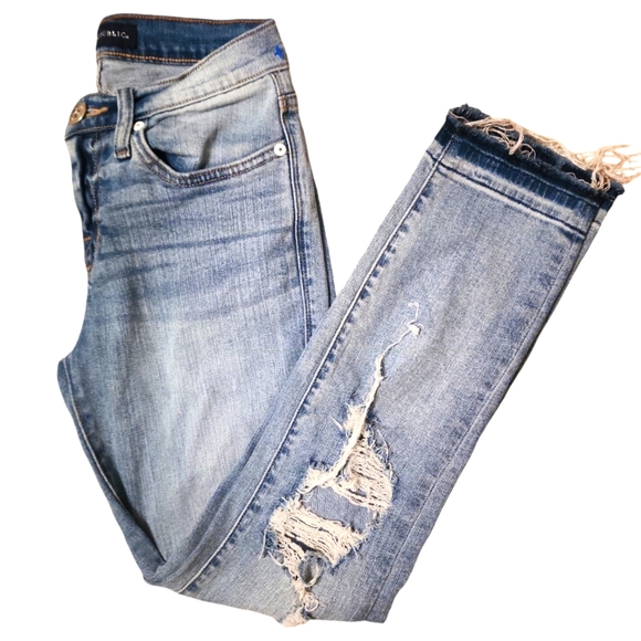 Rock and Republic Cropped Jeans - Picture 3 of 7